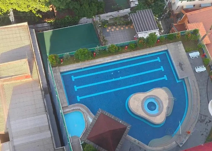 Malate Bayview Staycations Hotel 3*