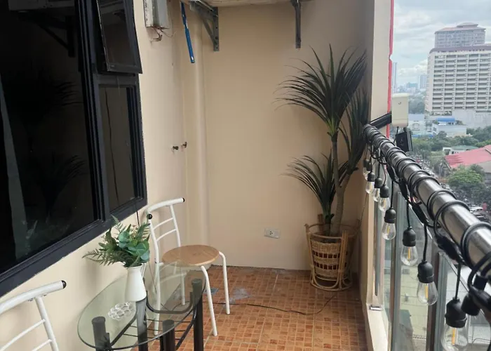 Malate Bayview Staycations 3*