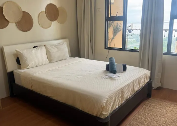 Malate Bayview Staycations 3*
